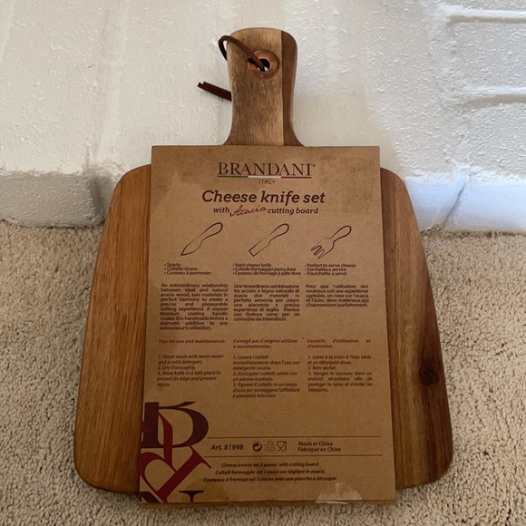 Cheese Knife Set & Cutting Board - Picture 3 of 3